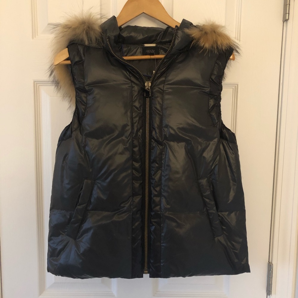 Coatology Contrast Short Vest with Fur Trim